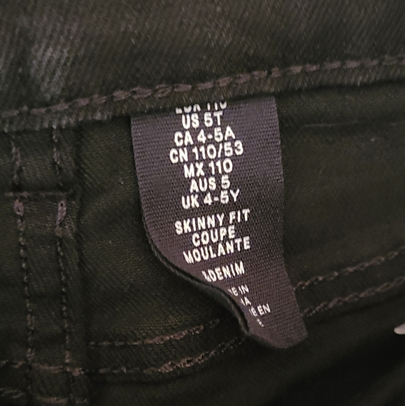 4 pairs 5T H&M Jeans - Picture 4 of 7